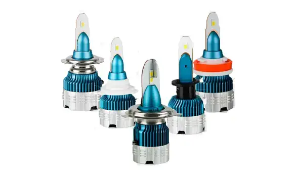 Réduction de 72,3% sur une paire de phares LED pour voiture 6000K double face 4000LM - H4 grâce à ce code promo Banggood